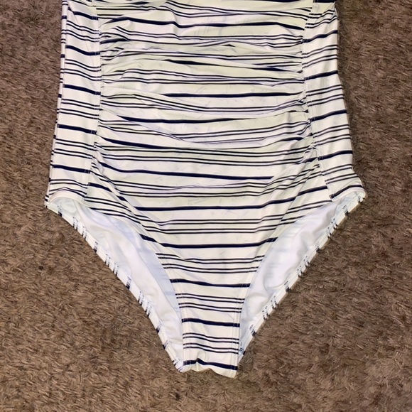 Moontide twist halter one piece swimsuit - Picture 5 of 9